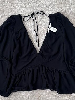 H&M - V-Neck Tie-Back Top